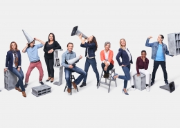 Photo de groupe composite scénarisée avec éléments de déco - studio Villeurbanne Pole Pixel